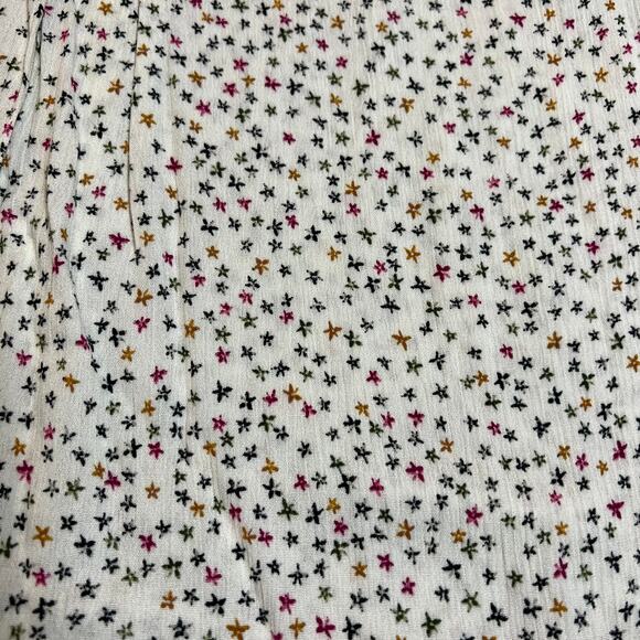 Jane and Delancey Ditzy Floral Button Up Shirt Size Large NEW Lightweight Casual - Picture 6 of 9